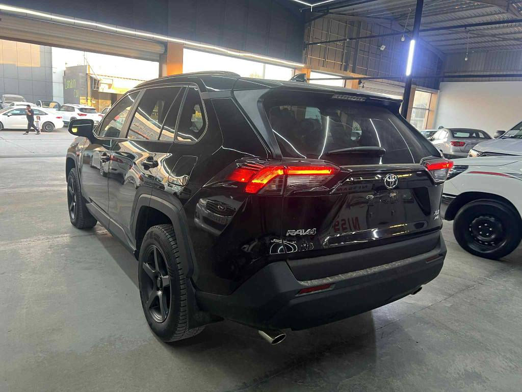 تویوتا ڕاف ٤ مۆدێل ٢٠٢٤ بێ بۆیاخ 

تایبەتمەندی xle awd  فوول مواسفات 

سڵاید
 دەبڵ ئەکسل 4x4
بەسمە 
دەرگا بەسمە ، 
برێک بەسمە
 تۆتۆ هۆڵد
ئۆتۆ ستار  
کوشن کارەبایی و هیتەر
شاشە گەورە 
کارپلەی 
تحدید سورعە
سوکان ڤۆلیۆم 
لایت لید  
لایت ئۆتۆ 
تەنها ١١ هەزار ڕۆیشتووە

بێ بۆیاخ بێ لێدان ئێرباگ نەتەقیوە

         ***********  ☎ ***********

سعر ٢٥٥$ مجال السليمانية, العراق
