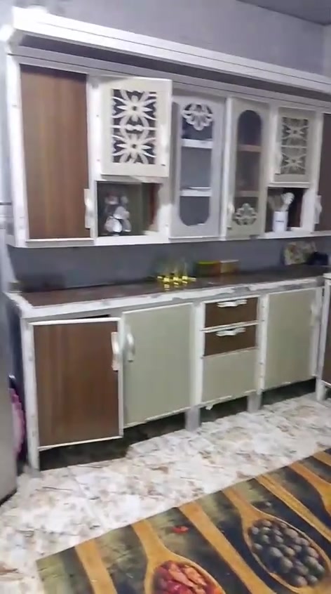 كاونتر ٣قطع٦٠٠ وبيه مجال قليل  سنك متر ونص وكاونتر مترين ونص


**إذا كنت صاحب هذا الإعلان وتريد حذفه لأي سبب، رجاءا أرسل رسالة إلى الدعم الفني**