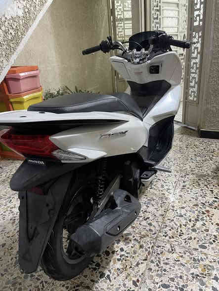 سلام عليكم pcx جيل ثاني ياباني JF
كفاله عامه كفر ومكينه بلادي برغيي ممفتوح بيهة 
يدات تدفئه ☑️ 
ماشيه 31 الف ☑️ 
مكينه 125 ☑️ 
حساس ستان ☑️ 
حساس زدحام ☑️ 
كهربائيات كله شغلله واوراقه كامله وابيعلك من باب البيت جيب فيتر وافحص السعر 13 ونص بيه مجال حك جيتك مكاني الامين الثانيه رقمي ***********.
