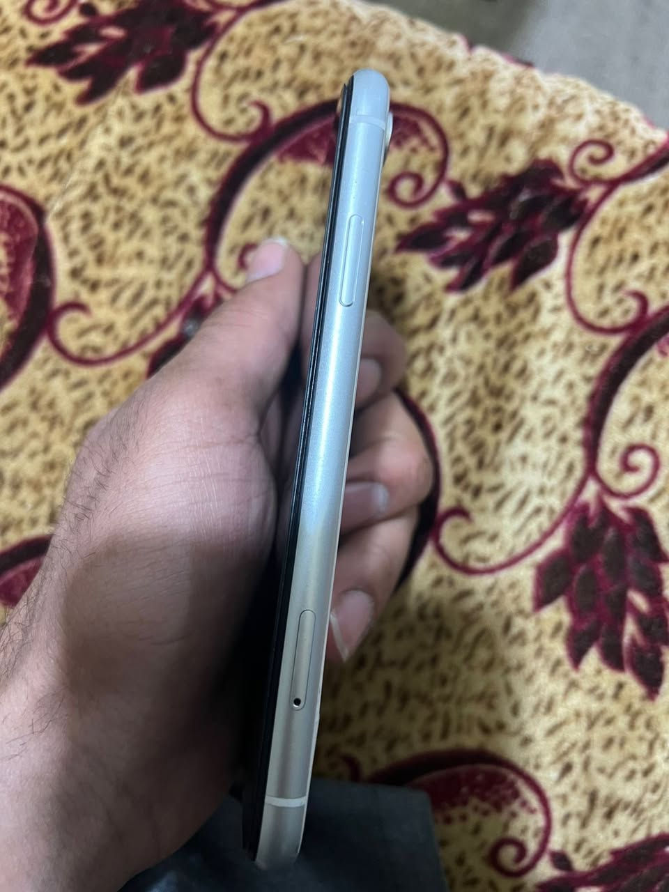 يالله السلام وعليكم شباب ايكس ار مبدل بطاريه فقط تلفون بلاادي ذاكره64دبل خط كامرات كله شغال فيس ايدي واكف ضهر مفطر بي فطر ب شاشه مبين زغير سعر165بي مجال شي قليل رقم***********المو شراي لايتعبني رجان تفاصيل كامله لاتجي وتكلي شبي
