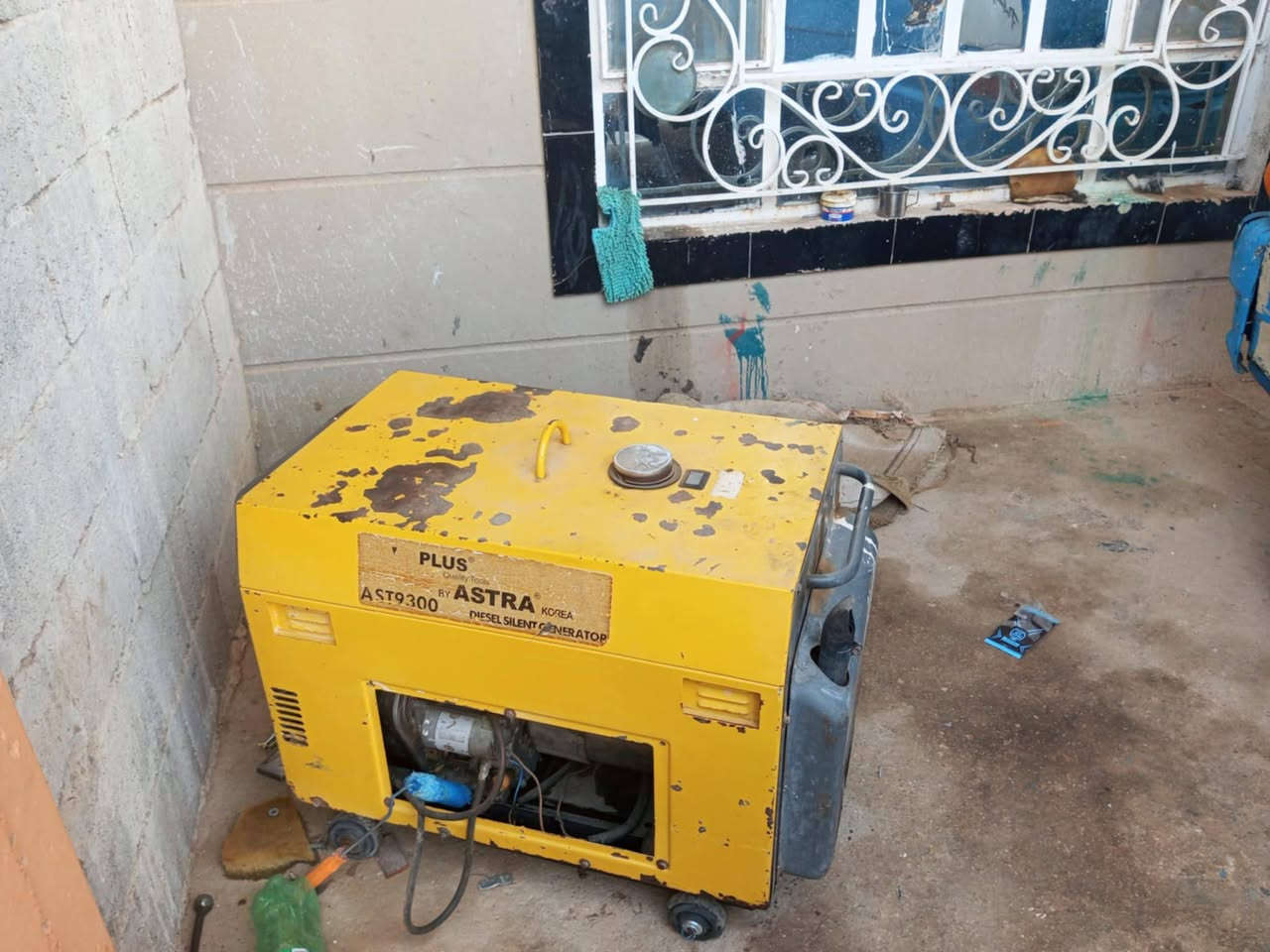 مولد للبيع 7:30 سعر 400 وبي مجال شيء بسيط‏‪***********‬‏
