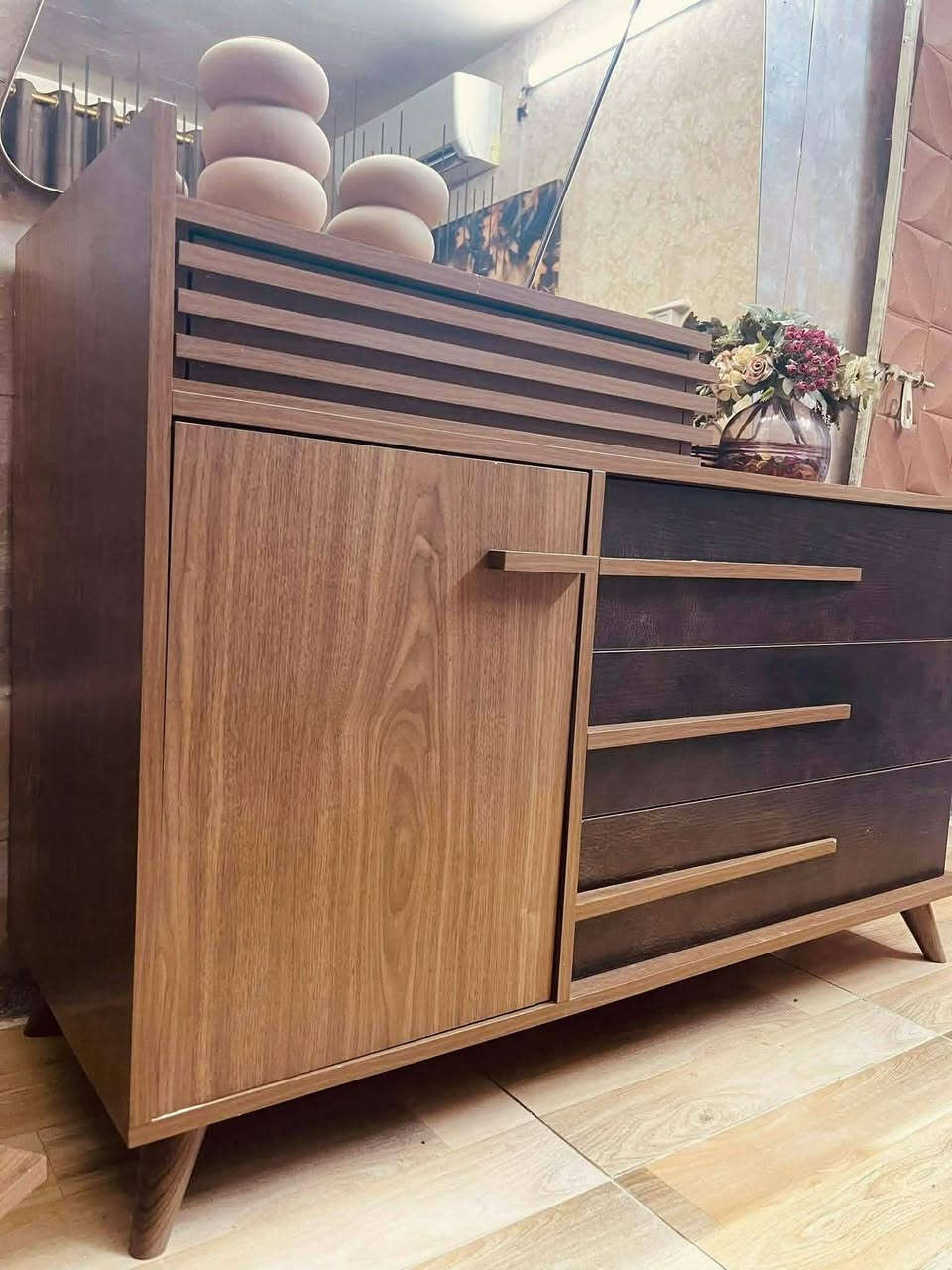 غرفه نوم تركيه 8قطع للبيع سعرها ب700..   وبيها مجال بسيط  مكاني بغداد  ***********.....
