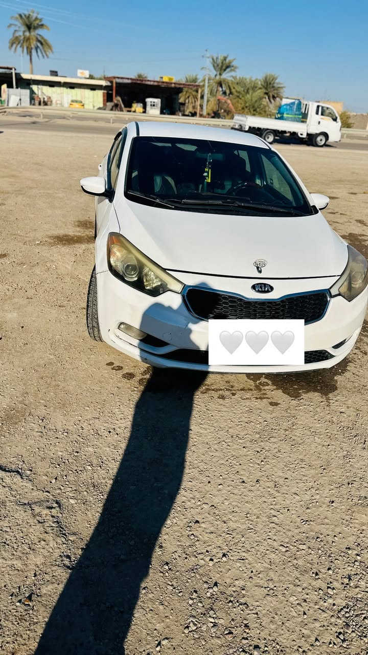 سلام عليكم
سيارتي فورتي 2016 لون ابيضّ رقم ديالى 
مكفوله كير محرق تبريد شواصي
داخلها نظيف 
تخم تاير جديد 
مابيها اي نقص
السعر120 وبيها مجال
رقم ***********
