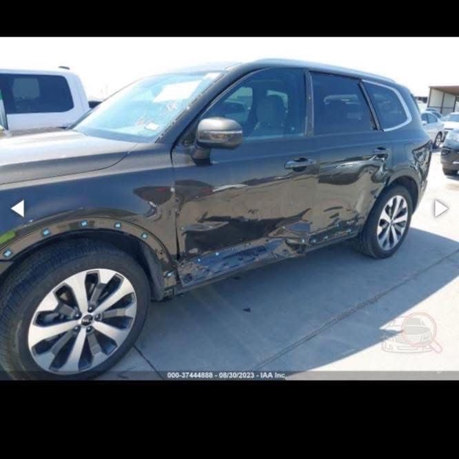 كيا تيلورايد 2022 EX
مواصفات معروفه فتحه 
تحكمات ستيرن كامله
كشنات جلد 
منفصل 
ابيض ملكي 
حساسات امامي خلفي
فتحه 
رادارات اماميه وجانبيه وخلفيه 
السياره جديده وكلشي معايزه
حادثها ابواب جهة السائق فقط 
كفاله عامه 
رقم نجف دولي مداور ثاني يوم
الابواب تم تبديلهن اصلي شركه نفس اللون 
يعني بدون صبغ 
السعر 295 ورقه مع المجال البسيط 
للتواصل واتساب على الرقم