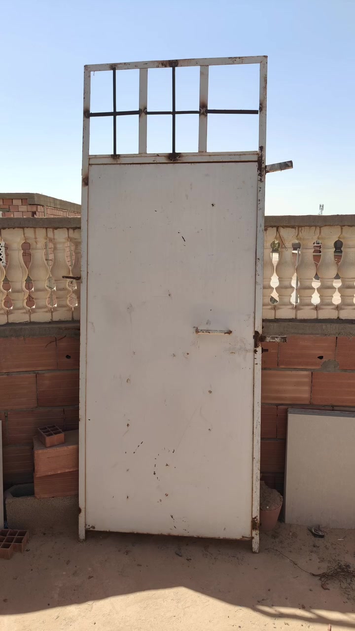 باب حديد حاجة مليحة 2.40×90 الفوطوات قدامكم والهدرة بريفي او اتصل 0658224529


**إذا كنت صاحب هذا الإعلان وتريد حذفه لأي سبب، رجاءا أرسل رسالة إلى الدعم الفني**