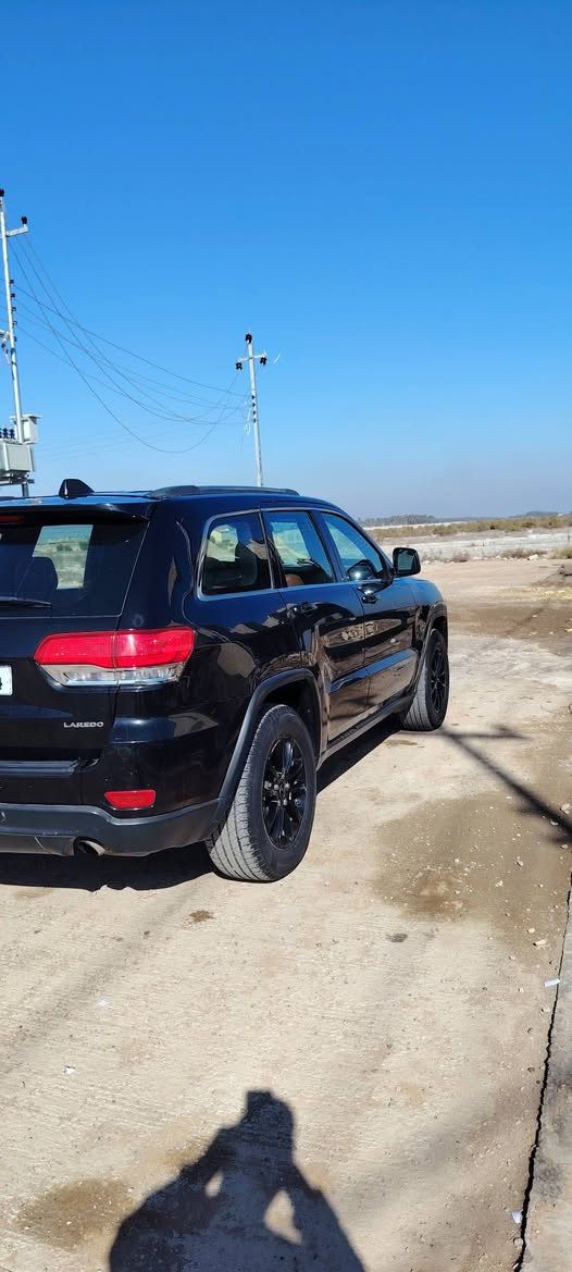 السلام عليكم جيب لاريدو موديل ٢٠١٤ أرقام الجديد باسمي سنويه وهزه جديده وأود أمريكي ماشيه ١٥٠ كير محرك ٣٦٠٠ مكفولات صدر نضيف تبريد ثلج تخم تاير جديد كير طياره شفات تشغيل عن بعد حساسات خلفية حادثه موضح بصور بيه صبغ جاملغين وبنيد العنوان ديالئ بعقوبه اتصال *********** السعر ١٦٠
