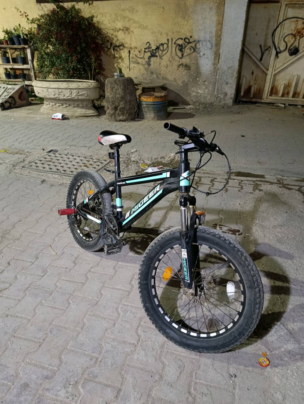 بايسكل رياضي للبيع النضافة90بل100 السعر110 قفل 
