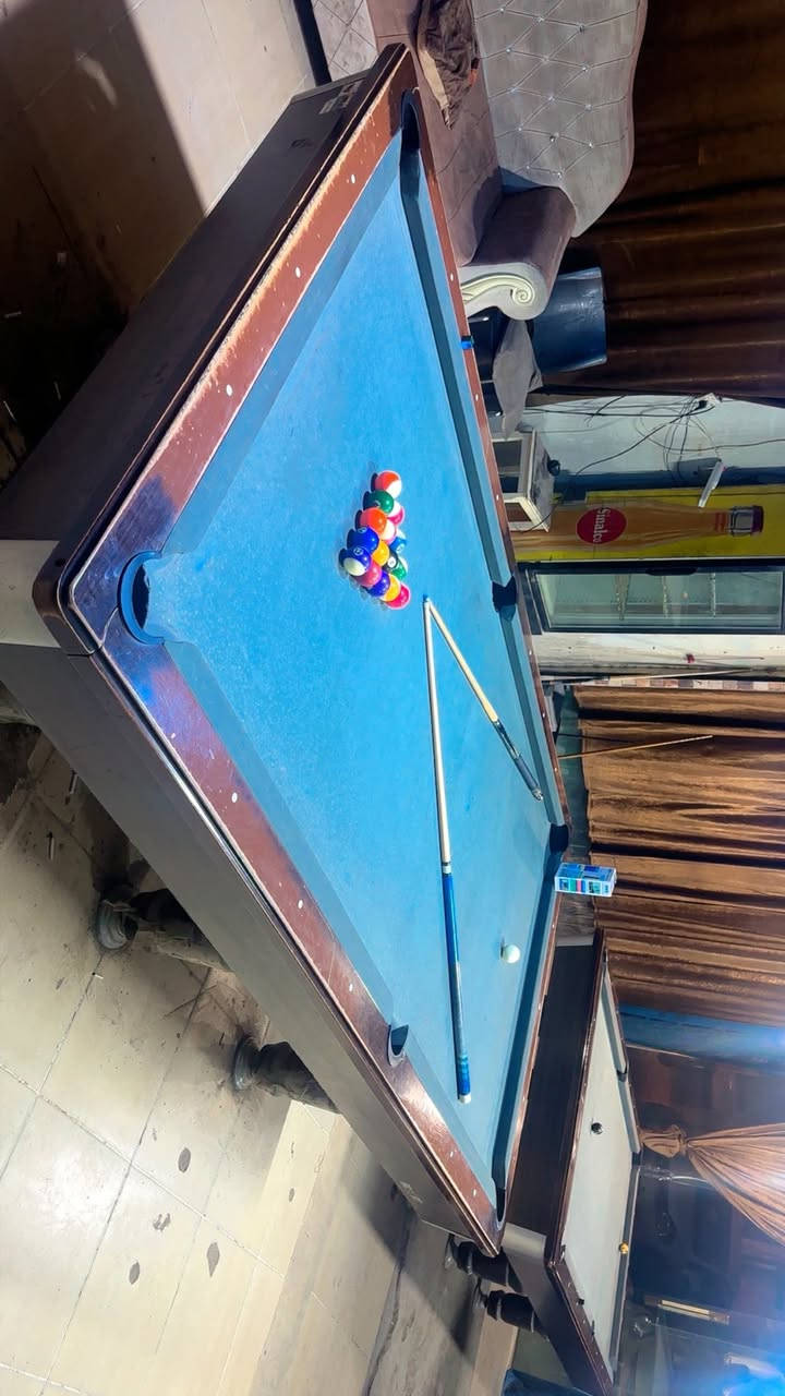 سلام عليكم اخوان 
عندي ميزين بليارد للبيع ثنيناتهم بكل شرط ونضافه ابيعه  واربع كيوبات معل الميز 
*********** اربيل شارع مخمور
