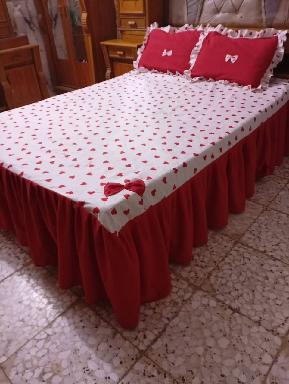 من رخصة الادمن 
خياطتي فرشات همايون وقديفه خاولي حسب الطلب لاستيك من اربع جهات متوفر توصيل جميع المحافضات


**إذا كنت صاحب هذا الإعلان وتريد حذفه لأي سبب، رجاءا أرسل رسالة إلى الدعم الفني**