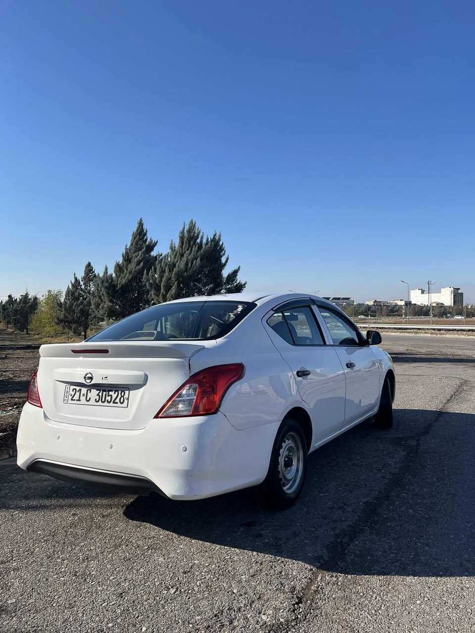 السلام عليكم 
نيسان صني هندي 
موديل 2020 
سياره نضيفه رقم اربيل  
ضرر صندوك تبديل وارضيه مرشوشه صبغ 
سعر 106 
*********** للاستفسار ع رقم واتس
