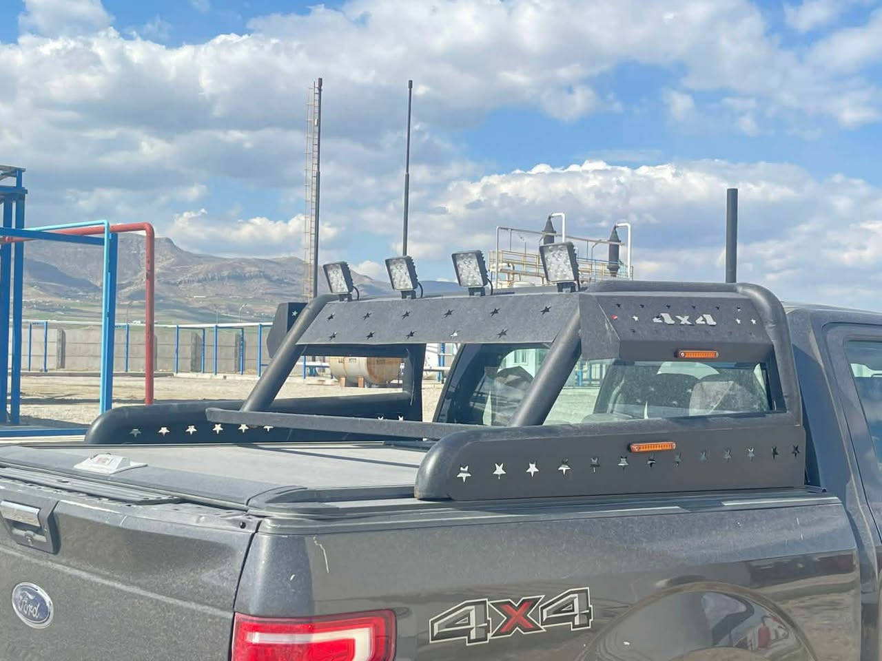 سلاو هاورێیان ئەم نیو چەمچەمان هەیە بۆ فرۆشتن شتێکی جوانو مەعقول 
ژ***********
