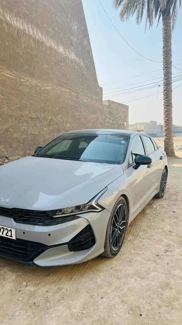 السلام عليكم للبيع K5 GT موديل 
2023 السياره 2500 تيربو ضرر جدا بسيط فقط البنيد ماشيه 74 رقم بغداد الدولي مكاني حله السعر 210 وبيه مجال للاتصال ***********
