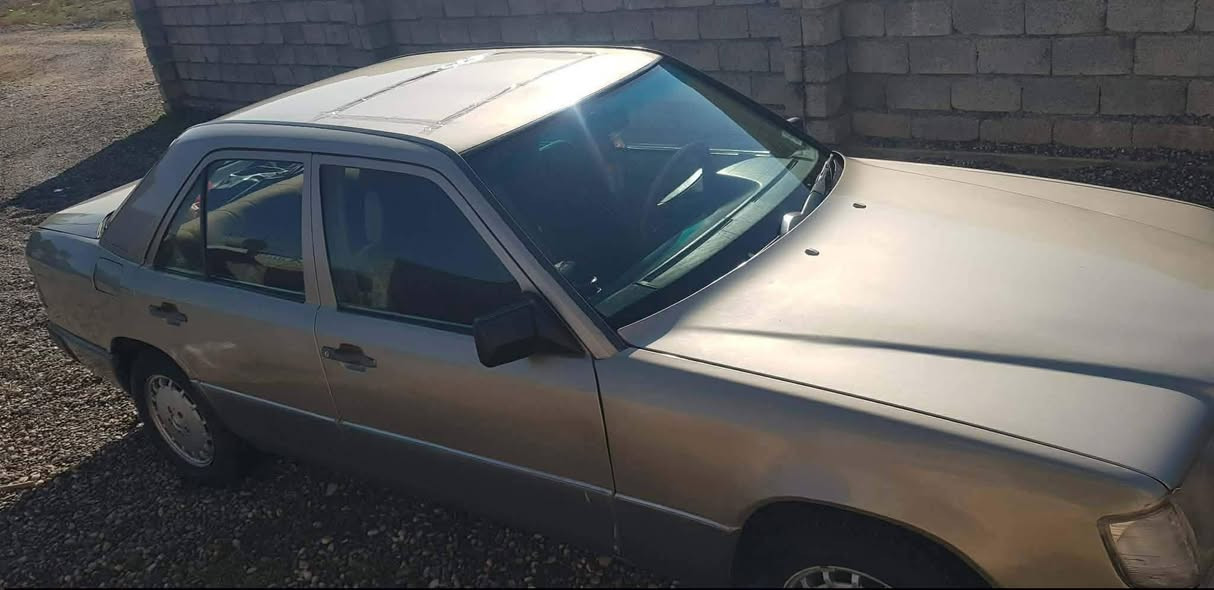 سياره للبيع
السلام عليكم سياره مرسيدس دب موديل 88 گير محرك طخم تاير  جديد باتري جديد رقم مصطره الجديد نفاذ لل29 بسمي السعر 39 وبيها مجال ***********
