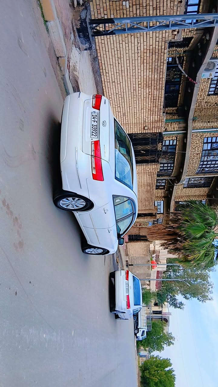 سوناتا 2011 خليجي للبيع
لون: ابيض صدفي 
رقم بصرة نكليزي , بأسمي 
سنوية غير نافذه 
دواخل لون بيجي 
اشاير مري 
مكينة 2400 
گير 5 نمر 
تخم تاير جديد 
باتري جديد 
مكينة وگير خير من الله 
سيارة مال جني ادامة كاملة عل سيارة 
سيارة مكفلة من جميع الصوليات وشرط التحويل والفحص 
العنوان/ ميسان السونار مرفق بل صور 
سعر السيارة قفل 115
للاستفسار: ***********
