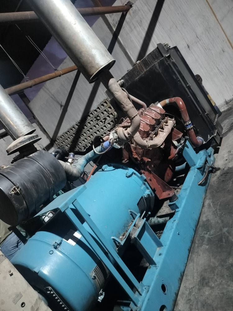 سلام عليكم اخوان مولد فيات افيكو400 كيفي 8 في مولد جديد مكفول من صرف وتبخير  العنوان بسمايه سلمان باك ***********
