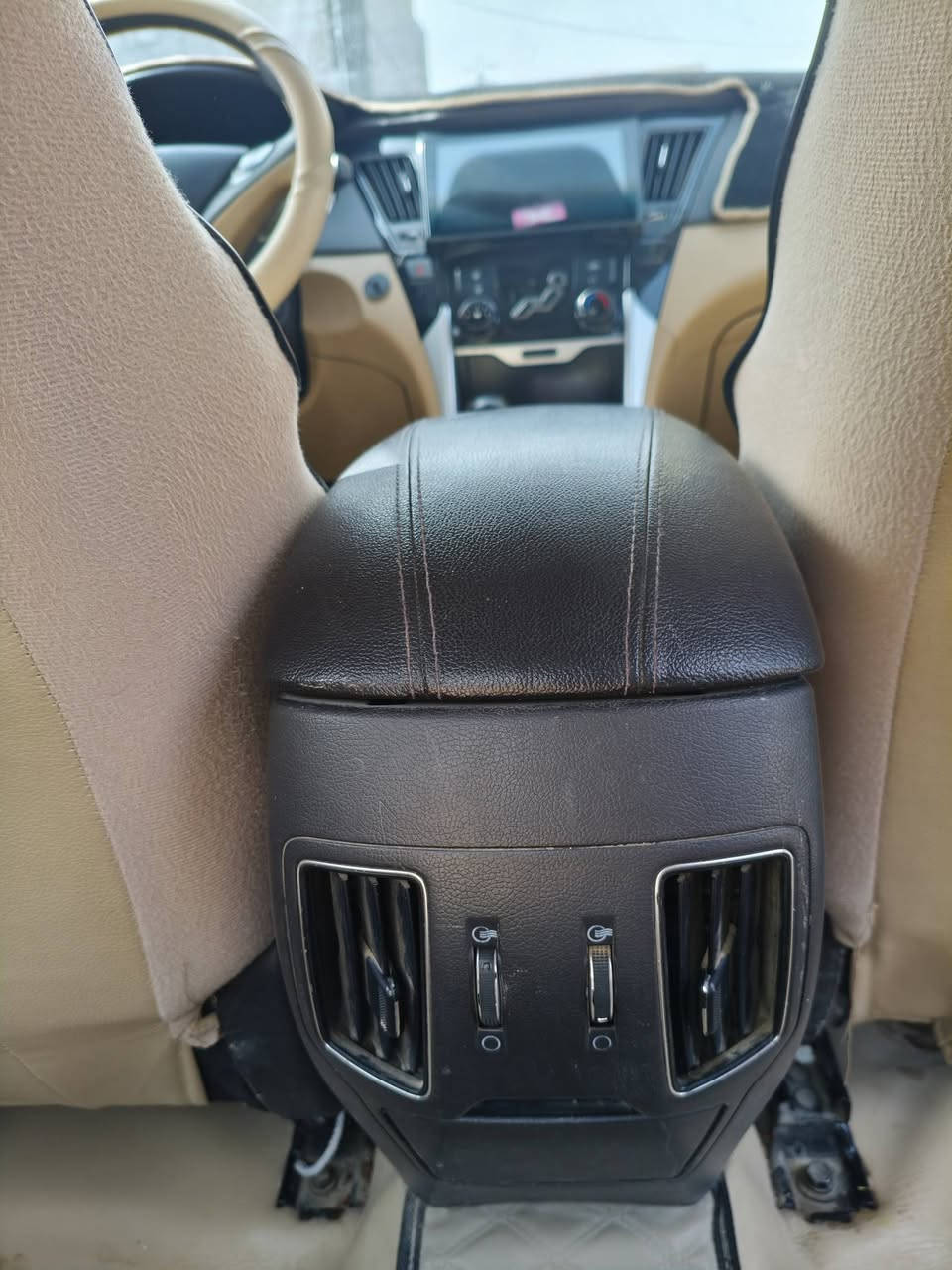 سوناتا للبيع موديل 2012 رقم بغداد بأسمي تبريد قطعتين مري شفط تحكم ستيرن حساسات  ويل كب شاشة  ثلاث قطع تصليح السعر114.    الرقم ***********
