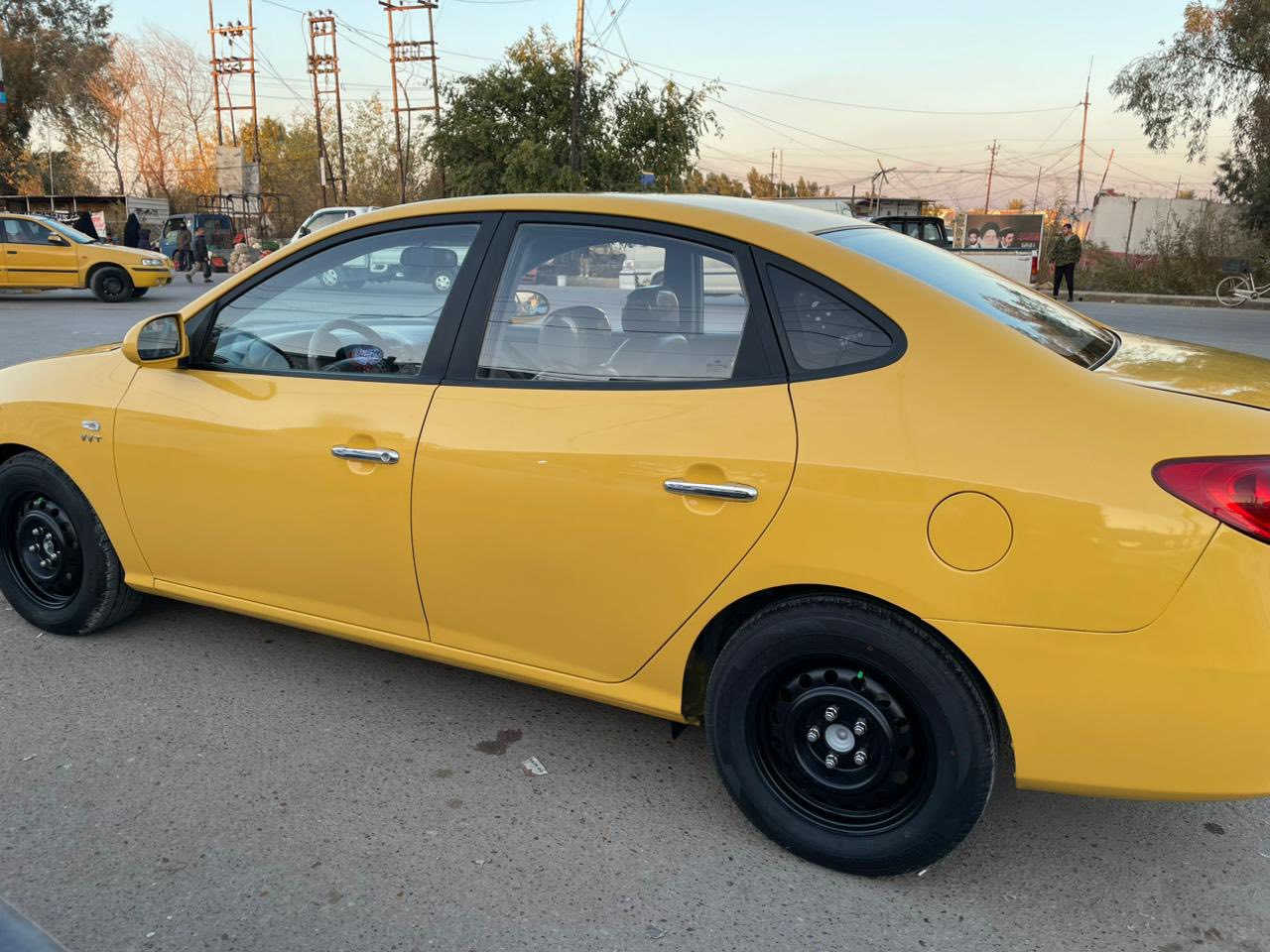 السلام عليكم النترا أفانتي 2008 1600 
سياره جديده صبغ جديد صدر امامي خلفي جديد مدوشمه عام سياره مامتعوبه 
باتري تخم تاير كله جديد مابيها أي نقص جاهزه على آخر حبايه 
رقم بغداد تحويل مباشر مكان السياره بغداد السعر 105$ وبيها  مجال ***********
