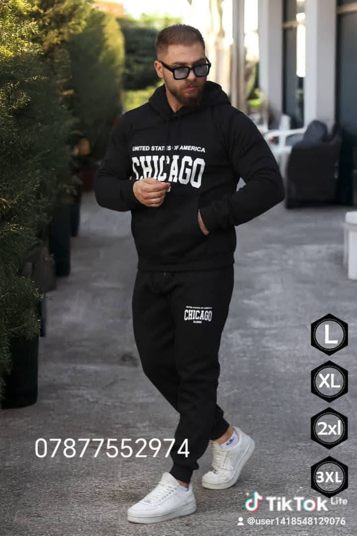 تراك كامل السعر مع التوصيل 25 الف 
جمله يتوفر 
قياسات l.xl.xxl.xxxl
