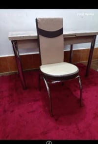 ميز طعام • ٦ كراسي