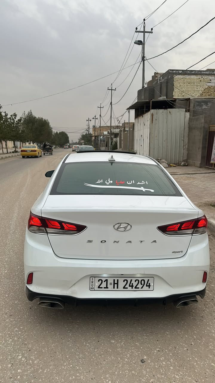 سلام عليكم سوناتا (امريكي)2018 فول مواصفات للاخير +سبورت ،السياره برغي مامحتاجه مال بيت 
محرك2400 المرغوب ، محرك +كير +حداديه  مكفوله  
السعر130وبيها مجال كلش قليل للشراي  مكان السياره نجف
***********
