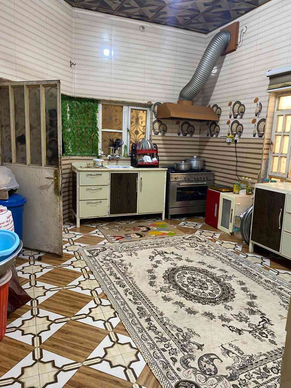 سلام عليكم توفر دار سكن للبيع نوع طابو سهم مساحت لبيت 227 ومبني 165بناء لبيت كله طابوك درجه وئله كراج واسع يحتوي عله غرفتين قرفه منهن سويت طابق ثاني بي غرفه مبنيه فرمستون وصحيات فقط هيكل وقريب عله شارع سايدين مال ابوالخصيب يبعد تقريبن 200متر واجه البيت12متر  موقع البيت ابو الخصيب دورت ام زباله بشارع مدرست رفح ابنهيته متوفره جميع لخدمات ***********سعره125 الستفسار اتصال عله رقم صاحب لدار
