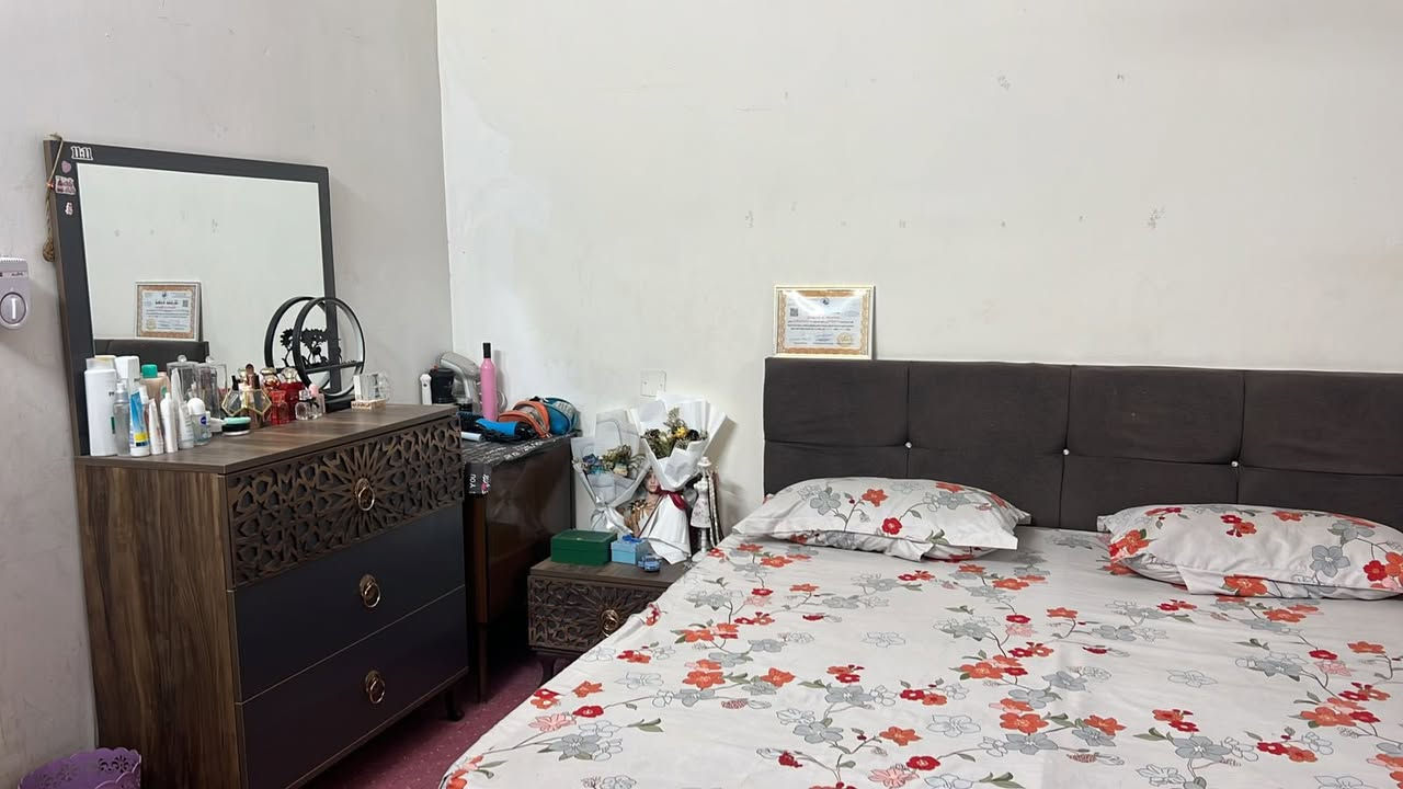 غرفه ٢٥٠ 
طباخ ٢٠٠ 
بوفيه ١٥٠ 
مجرات المنيوم ٦٠ 
مكانه حي الجهاد


**إذا كنت صاحب هذا الإعلان وتريد حذفه لأي سبب، رجاءا أرسل رسالة إلى الدعم الفني**