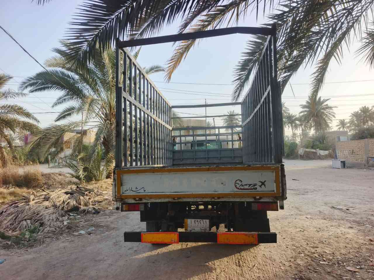 هينو انكر 300موديل 2019 مكفوله ماعدا شخوط في باب العبري السعر 165$وبيه مجال حك الجيه ***********
***********
