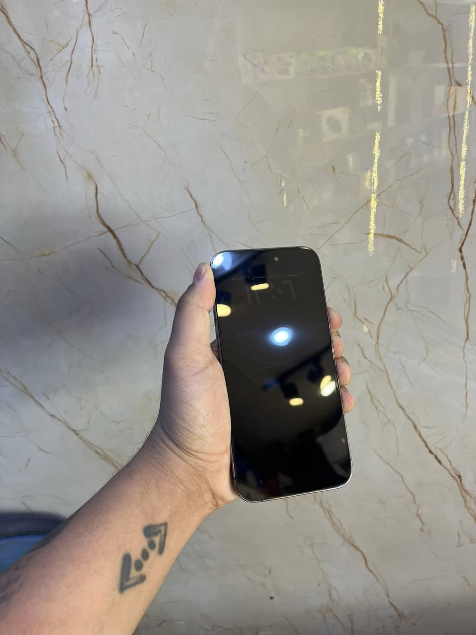 فون 14promax
جهاز ماستر AAA
ذاكرته 256 
بطاريته 86
نضافت جهاز 100/100
لون بنفسجي مرغوب 
مستبدل فقط شاشه نوعيه كلش حلوا 
وللعلم فيس ايدي شغال 
وجهاز بحاله سليمه كلشي بي يشتغل 
سعر 650 عنواني بغداد ***********
