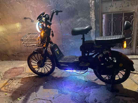 باسكل شحن اصدار جديد تقريبا مستعمل شهرين بعده جديد 5 بطاريات تايرات جوبلس شاشه ايباد واذا صار عطل يطلع ب الشاشه دبل اشاره 4 نمر باسكل نضيف وبعده جديد السعر (350) وبي مجال الرقم *********** حلة
