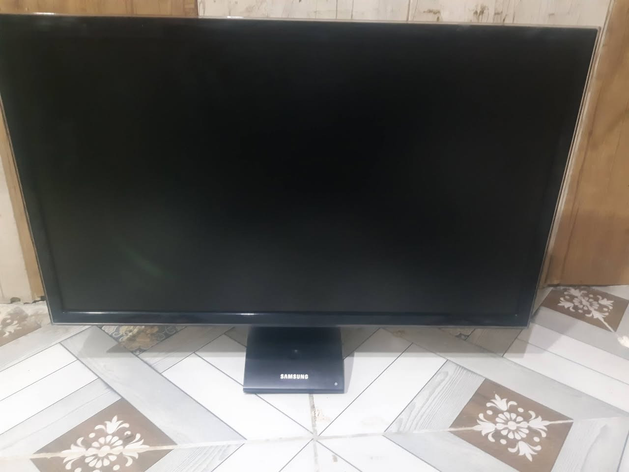 شاشه حجم ٢٧...مثل ماموضحا بل صور...سعر ١٣٥..


**إذا كنت صاحب هذا الإعلان وتريد حذفه لأي سبب، رجاءا أرسل رسالة إلى الدعم الفني**