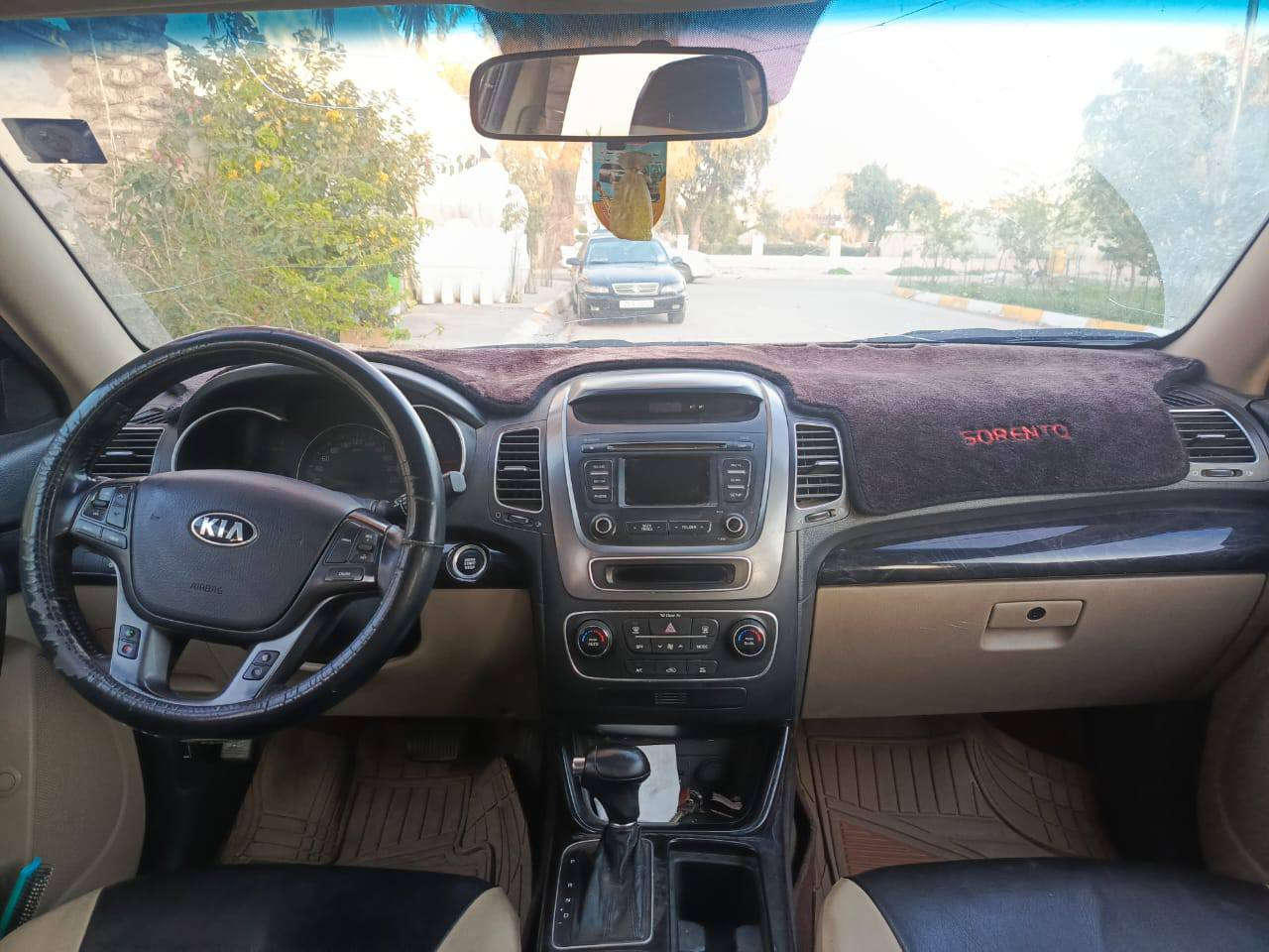 السلام عليكم
المواصفات:

کیا سورنتو 2014 - لون جوزي مميز

🔶ملاحظات

🔷السيارة كلين 

🔷محرك 6 سلندر 3500 قوي ومتين

🔷ناقل حركة أوتوماتيك - تبديلات ناعمة وسلسة

🔷سحب أمامي

🔷ويل قياس 19 إنش - شكل رياضي

🔷شاشة وسطية + نظام صوتي ممتاز

🔷كاميرا خلفية + حساسات 5مقاعد مريحة - قابلة للطي الخلفية لزيادة مساحة التخزين

🔷مكيف ثلج + تبريد ممتاز

🔷تحكم بالمقود + نظام بلوتوث

🔷سيارة عائلية واسعة - 7 ركاب

🔷سنوية جديد لغاية سنة 2031

🔷رقم بغداد انكليزي

🔷السعر  180 ورقة وبيه مجال 

🔷الرقم 
***********
