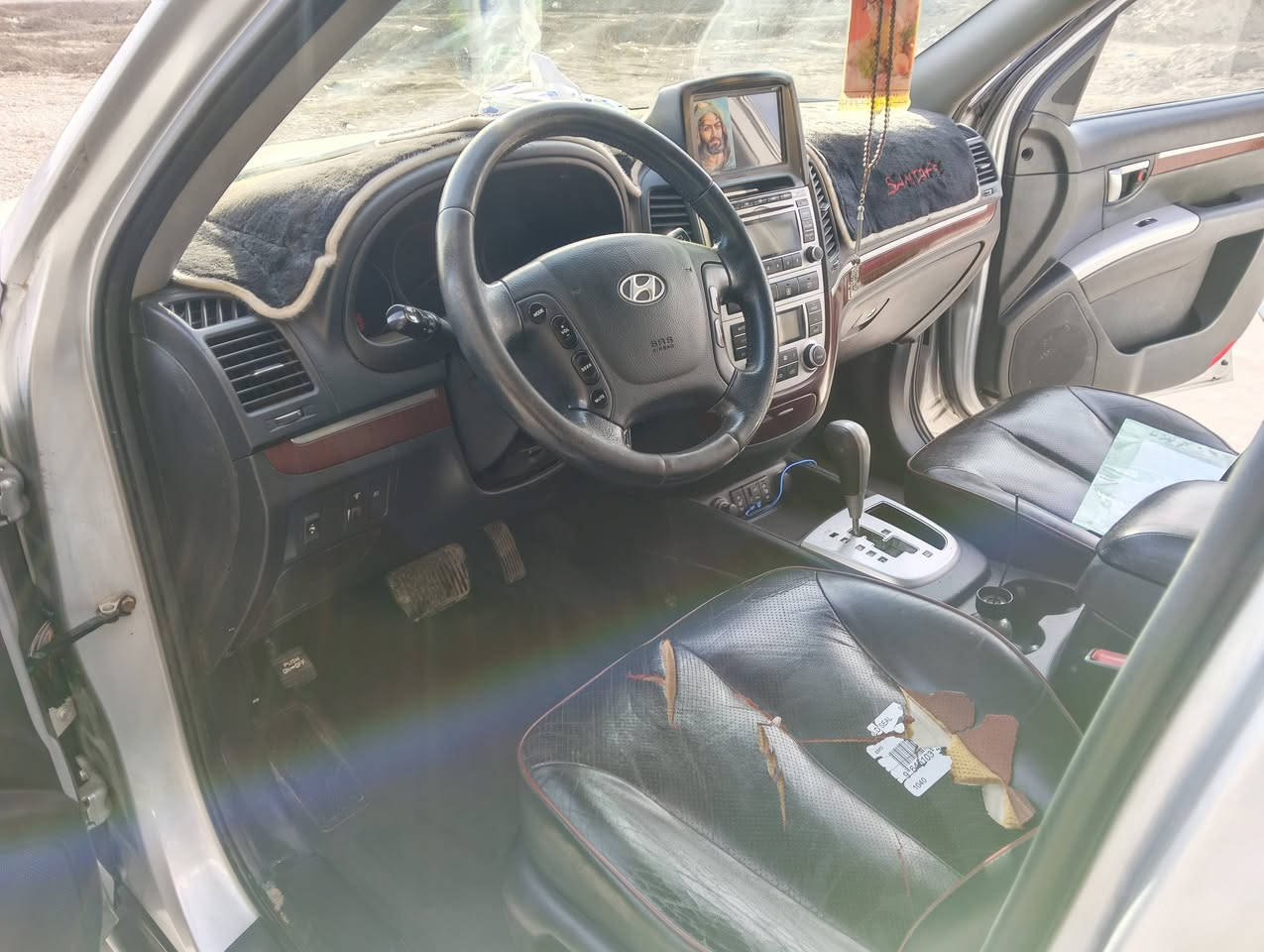 السلام عليكم سنتافيا موديل ٢٠١٠ كاز ادوات متومة رقم شمالي للاتصال و الاستفسار اتصال على الرقم *********** السعر ٥٥ و بيه مجال
