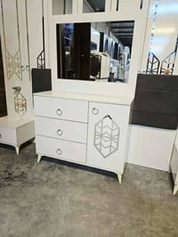 غرفة نوم تركي • 9 قطع • سرير وشازلون مخزن