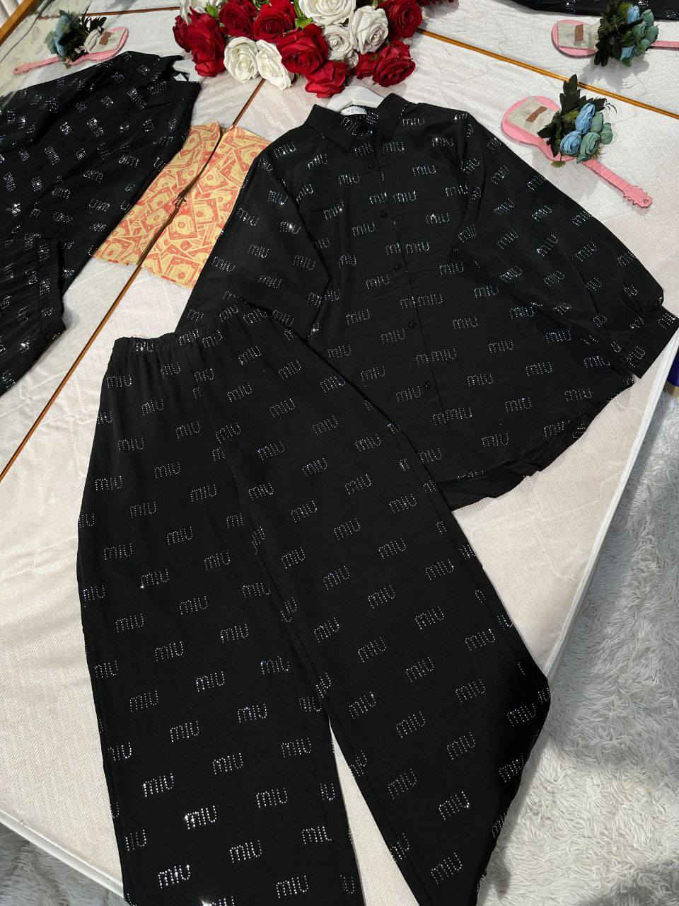 سوت قطعتين يجنن

قياسات M L XL XXL

الخامه جسيكا تركي

متوفر خدمه توصيل لجميع المحافظات


**إذا كنت صاحب هذا الإعلان وتريد حذفه لأي سبب، رجاءا أرسل رسالة إلى الدعم الفني**