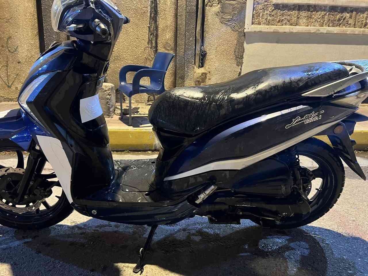 سايم جبلي للبيع ٤٠٠ وبي مجال شغال مكينه ناعمه نكرة صلف هندر كله شغال لايت زنون عالي ناصي اشاير كيجات الاكتروني دراجه حلوة بالعافيه ع ياخذهه المكان شارع ٢٠ الرمادي 
***********
