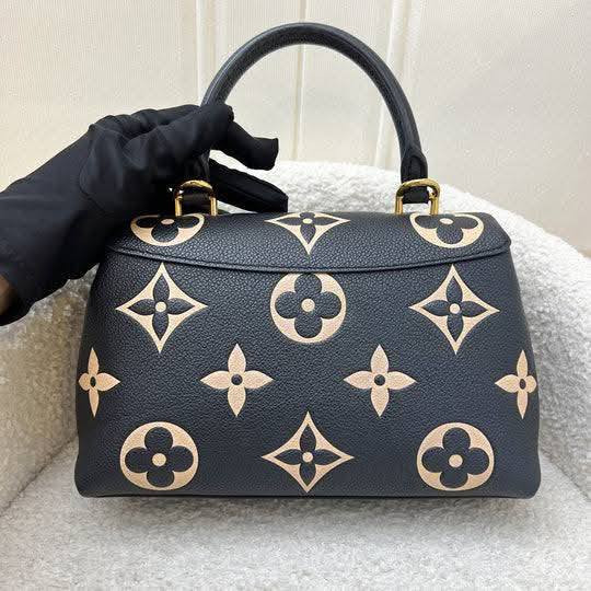 Louis Vuitton
Bicolor Monogram Giant Empreinte Madeleine BB الحجم الوسط ✨💯
السعر ١٠٠


**إذا كنت صاحب هذا الإعلان وتريد حذفه لأي سبب، رجاءا أرسل رسالة إلى الدعم الفني**