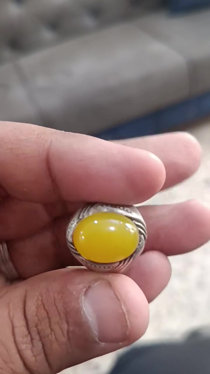 يماني شرف الشمس  مخطوط حرز شرف الشمس
قياس 23
السعر 65 
***********
الامين الثانيه
