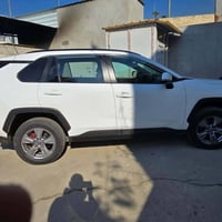 راف فور 2022 XLE ماشيه 57 الف  ضرر ثلث قطع صبخ بدون دواخل او ايرباك وا...