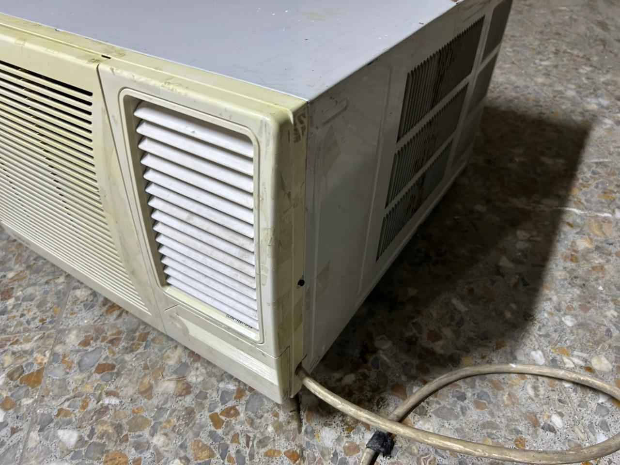 سلام عليكم مكيف توسوت طنين العنوان المشتل قرب جامع مالك ابن انس سعر 250 ويوجد توصيل *********** بغداد, العراق
