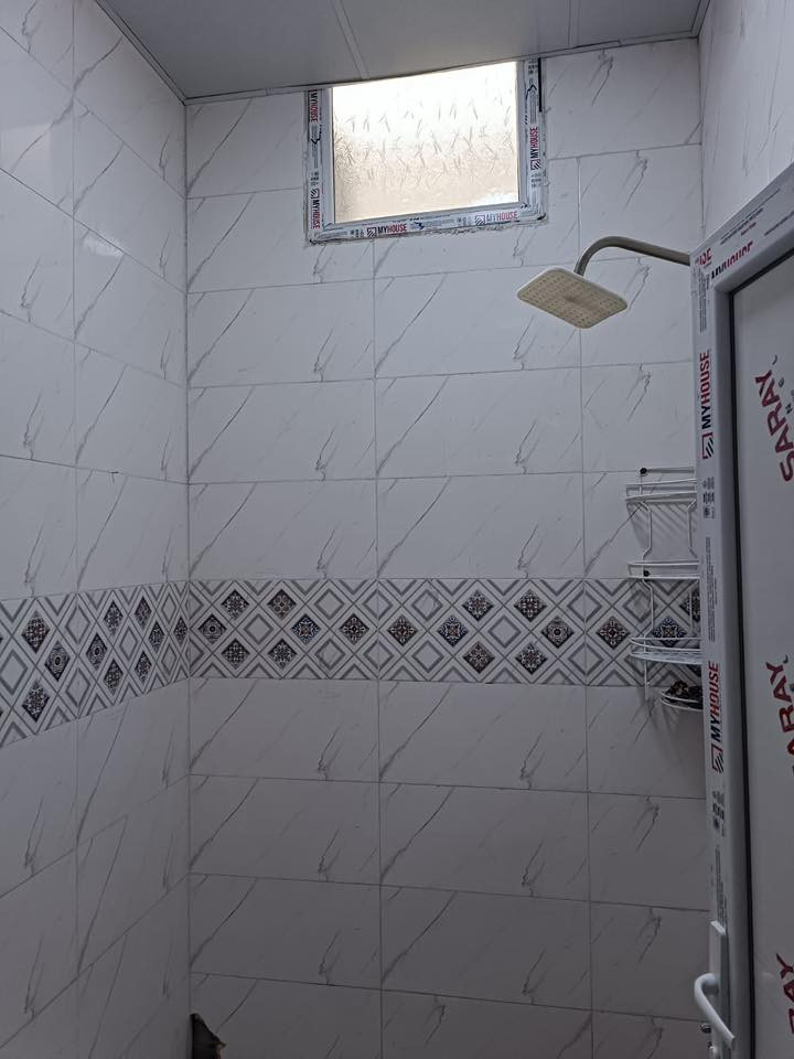 دار للبيع بناء حديث وبسعر مناسب المساحة100مترطابق واحد العنوان الاسرى والمفقودين قرب دور السكك البيت مالية وخلفه طابو وعلى اليمنه واليسره طابو ايضا للاستفسار ***********
