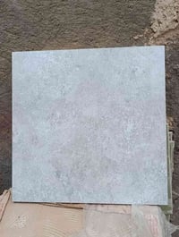 بورسلين للبيع جنا  وزاد من عده هنه 17 كارتون تقريباً 23 متر اليرد يتصل...