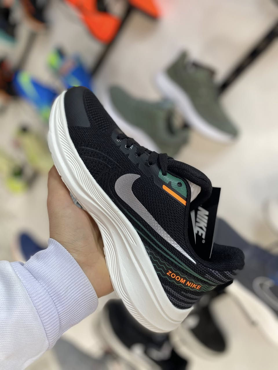 وجبة_جديدة
ً

🤍Sport Centar🤍
ً
#ترانشوز ( NIKE ZOOM) فيتنامي طبي 🤍🔥
ً
القياسات { 40/ 41 / 42 / 43 / 44 }
ً
#السعر_ثابت { 20,000 }
ً
#العنوان  { الرمادي / شارع البريد / مجاور اسواق عمو رعد } 
ً
#اكسبلور #اكسسورات #رياضة #متابعة


**إذا كنت صاحب هذا الإعلان وتريد حذفه لأي سبب، رجاءا أرسل رسالة إلى الدعم الفني**