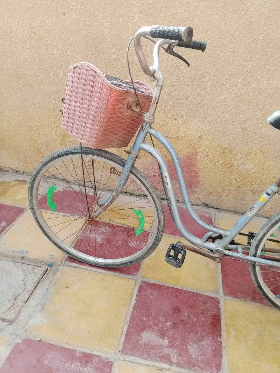 من رخصت الادمن المحترم
باسكل للبيع السعر 35قفل 
***********
