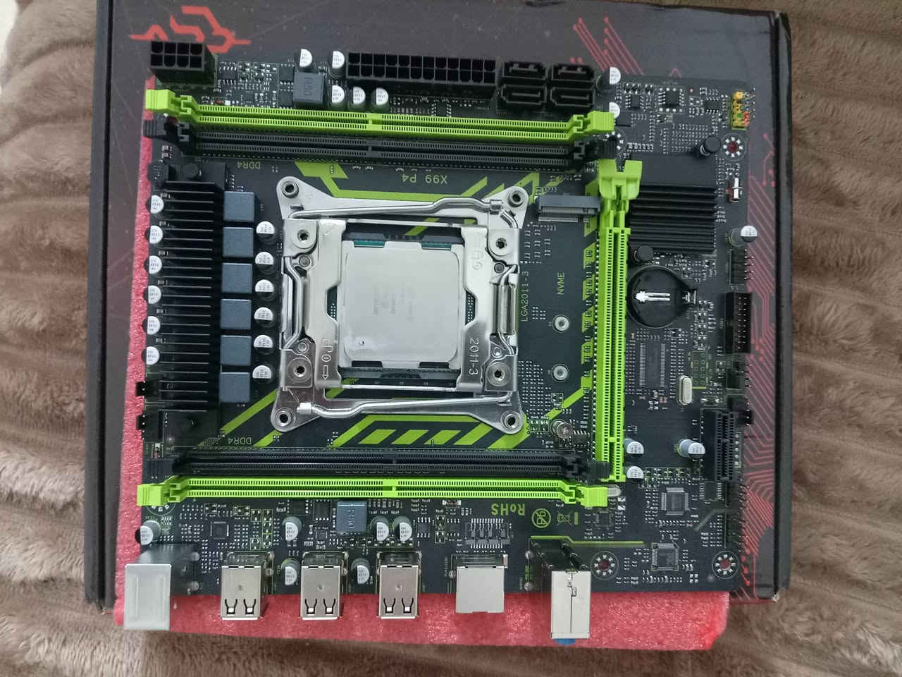 مذر بورد عدد 3قطع مع معالجات +3معالجات +مراوح بهذا الشكل


**إذا كنت صاحب هذا الإعلان وتريد حذفه لأي سبب، رجاءا أرسل رسالة إلى الدعم الفني**