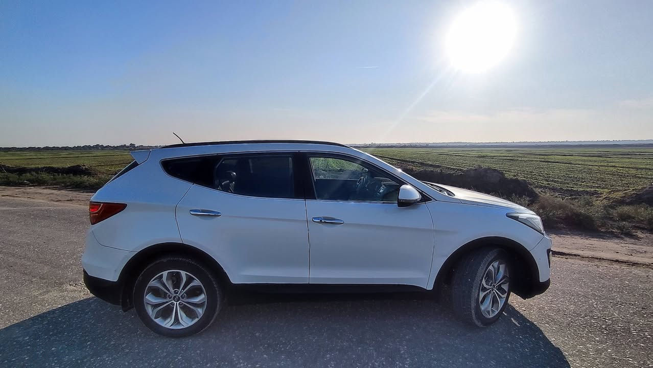 السلام عليكم.
سنتافي 2016 خليجي سيارة مال بيت وبالعافية ع شراي 
كفالة  6سلندر (3.300) 7 راكب فورويل
كير ومحرك شرط اخت الزيرو رقم بغداد 
مواصفات:
مقاعد كهرباء وجلد  
تحكم ستيرن جهتين 
مثبت سرعة 
نظام الايكو 
ونظام المساعدة في المنحدرات 
مانع انزلاق 
تبريد بيانو 🎹 
تبريد 3 قطع
مري شفط اشاير بالمري
حساسات 
لد امامي خلفي
ويل19 كروم
يدات نيكل
تخم تاير جديد 💯
صدر  جديد 💯
باتري جديد 💯 
سياره جاهزة من كلشي 
مكاني الديوانيه  خاص+اتصال + واتساب***********
