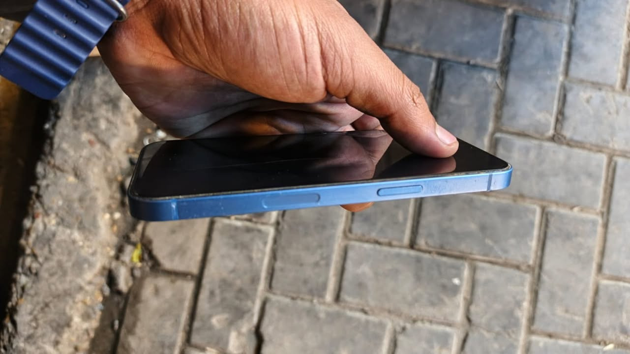 ايفون 13 عادي نضيف جدا جدا ممفتوح
ذاكره 128 
بطاريه 94 
جهاز مخزن ضمان ماستر بشهر 12 خلص 
هاي المفطوره اللزگه مال شاشه
وجهاز نضيف مابي شخط امانة الله
مكاني بغداد / البياع / حي العامل 
سعره 450 وبي مجال جهاز نضيف بمعنى الكلمه


**إذا كنت صاحب هذا الإعلان وتريد حذفه لأي سبب، رجاءا أرسل رسالة إلى الدعم الفني**