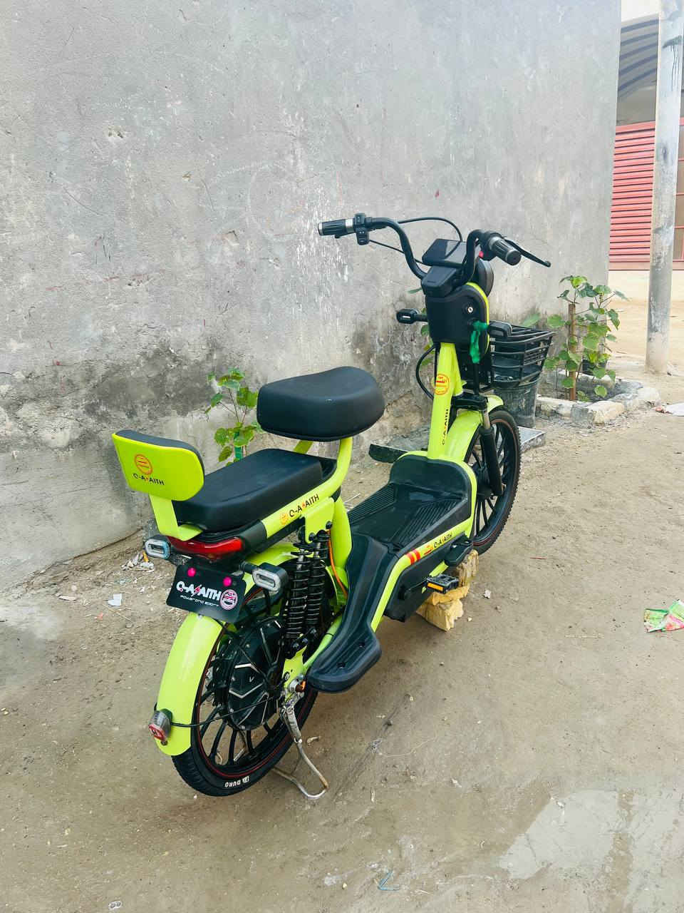 السلام عليكم دراجة كهربائية النوعيه قــــــوة اليــث للبيع

الدراجة نظيفة جدًا  
*
🔐 نظام حماية ضد السرقة

🫶🏻 تشغيل عن بُعد

🔑 مفتاحين + بصمتين+كارت

⚡ لايت زنون عالي /ناصي 

🏍️حجم الملف 1500 حقيقي 

🏁 

🔋 البطاريات  4
(صارلي شهر من مشتري الدراجه)

👌 الدراجة مرتبة ومتعوب عليها

 💯

💰 السعر : 400
🤝 بيه مجال بسيط كلش للشراي

📍مكان حله /بكرلي 📍

📩 للاستفسار: ***********
