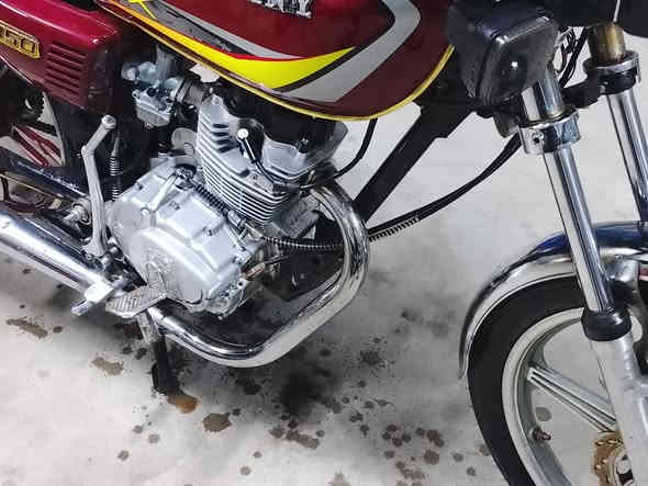 ايراني للبيع 5 كير موديل 23 دراجة لا تبخير ولا نضوح مكينة نضيفة نقص كهربائيات بيهن طبك ونمر 3 شويه تخربط الباقي كله شغال ونضيف الدراجة مال شغل وكرب سعر 450 بيها مجال بسيط مكاني بغداد جديده رقمي ***********
