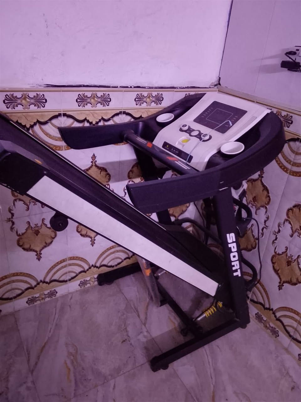 اسلام عليكم جهاز جري مستخدم يتحمل وزن 150 كيلو سعره 225 مكان بغداد للمعامل ‏‪***********‬‏
