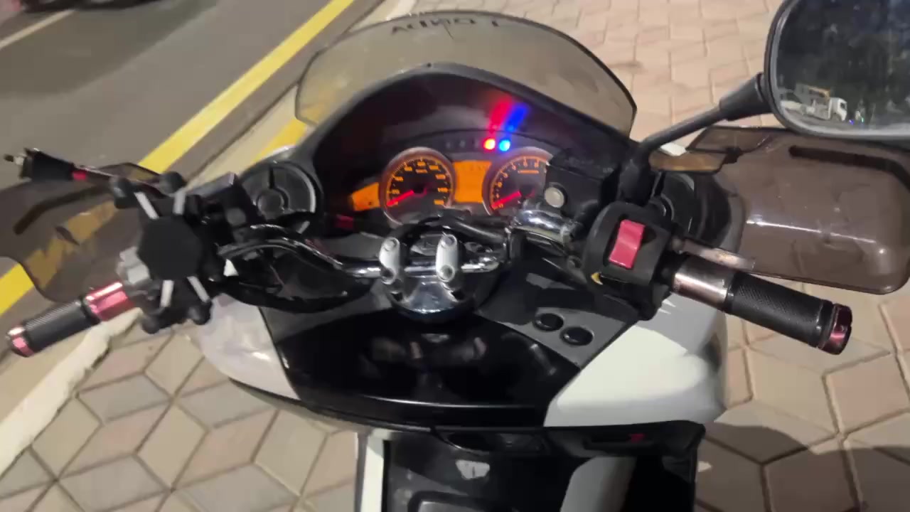 للبيع دراجه 0/10 دراجه جاهزه من كلشي مكينه بلادي ما مفتوحه مكان ديالى بلدروز ***********
